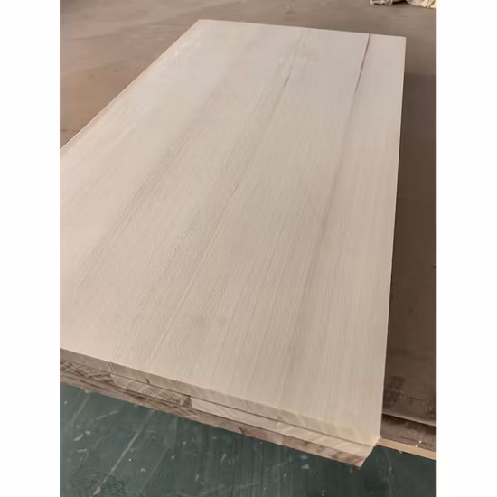 Les fabricants fournissent directement des meubles en peuplier carbonisé Planche de bois droite Spécifications de la planche de bois droite Panneau de meubles carbonisé en peuplier complet